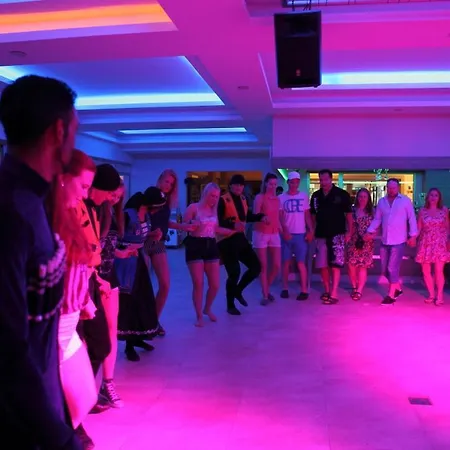 Lägenhetshotell Catty Cats Garden 3*