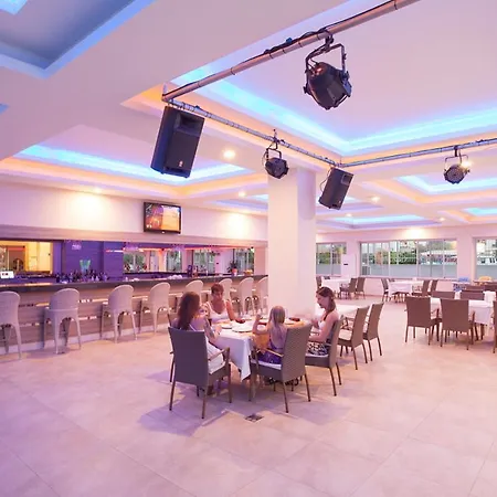 Catty Cats Garden Aparthotel