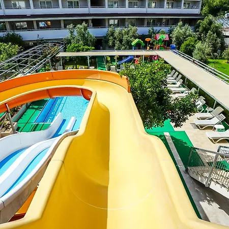 Catty Cats Garden Lägenhetshotell Side