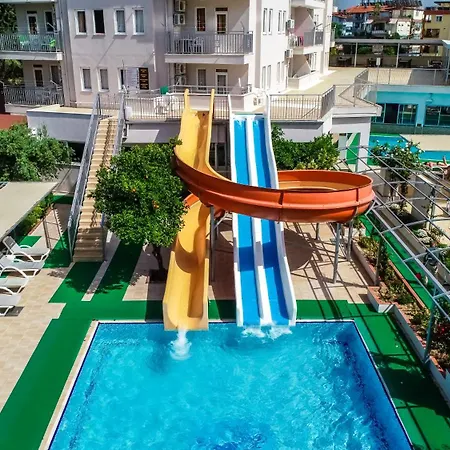 Catty Cats Garden 3* Side