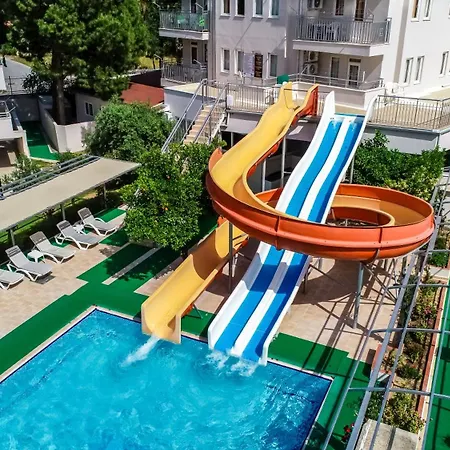 Catty Cats Garden Lägenhetshotell Side