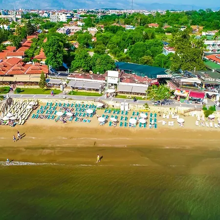 Catty Cats Garden Aparthotel