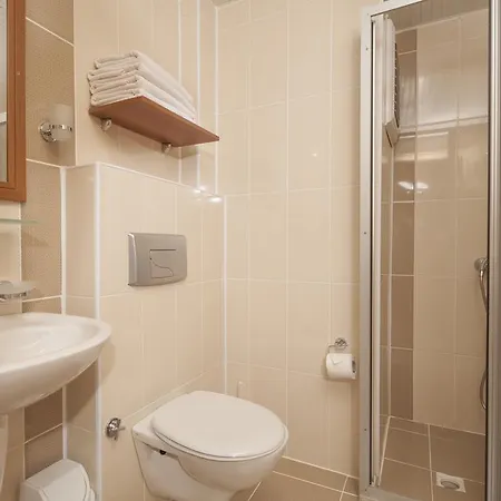 Aparthotel Catty Cats Garden 3*