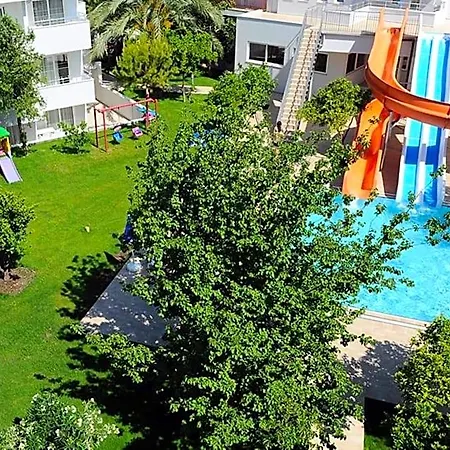 Hotel apartamentowy Catty Cats Garden Side