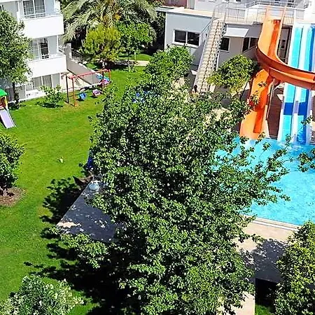 Hotel apartamentowy Catty Cats Garden