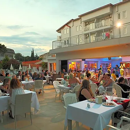 Catty Cats Garden Hotel apartamentowy 3*