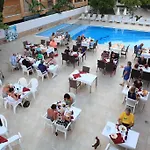 Catty Cats Garden Aparthotel