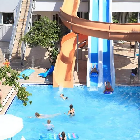 Apartahotel Catty Cats Garden 3*