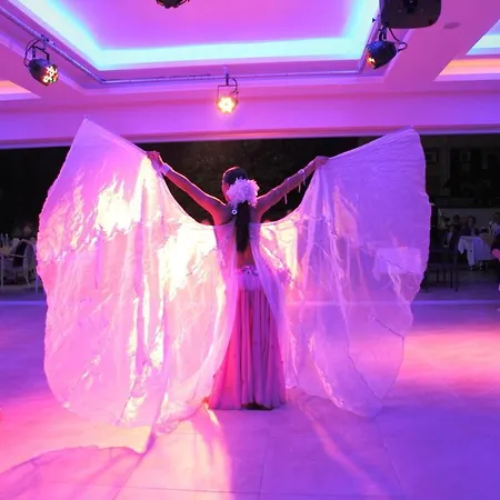 Catty Cats Garden Apartahotel