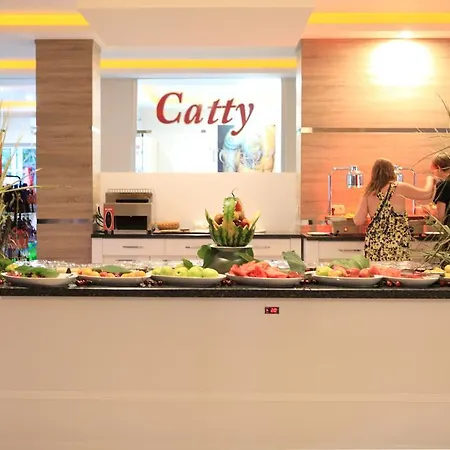 Catty Cats Garden Apartahotel