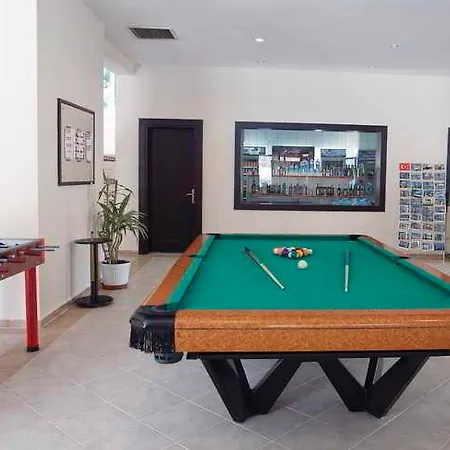 Catty Cats Garden Apartahotel Side